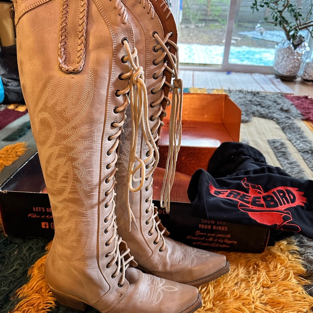Freebird Wilder Women's Tan Lace-Up Boots sz 9